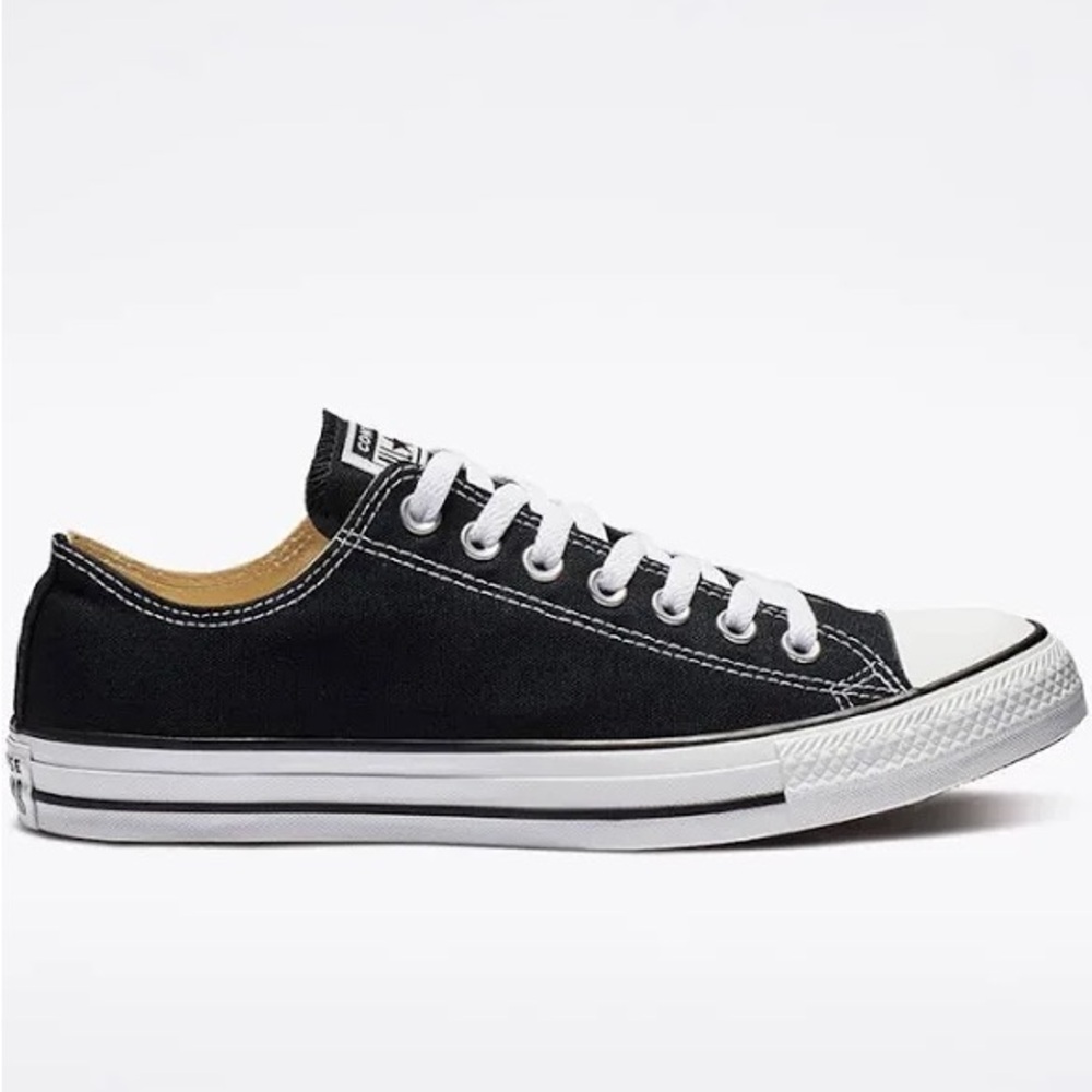 Converse Chuck Taylor All Star Low Top Women’s 7/Mens 5.5